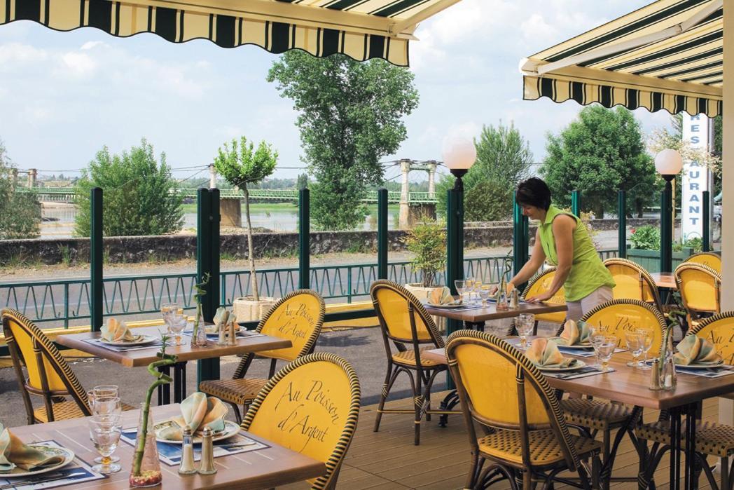 Logis Hotels - Au Poisson D'Argent - Hotel 3 Etoiles Et Restaurant Le Mesnil-en-Vallée Kültér fotó