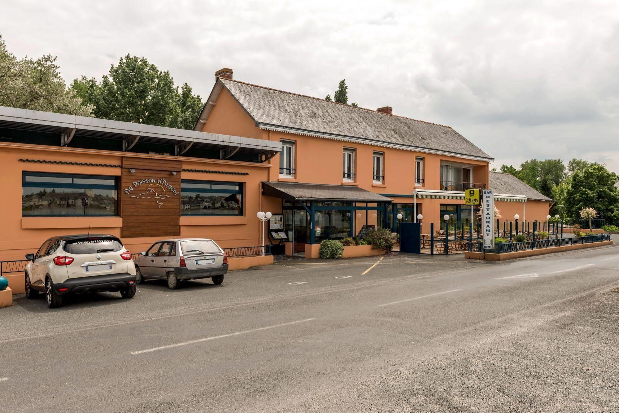 Logis Hotels - Au Poisson D'Argent - Hotel 3 Etoiles Et Restaurant Le Mesnil-en-Vallée Kültér fotó