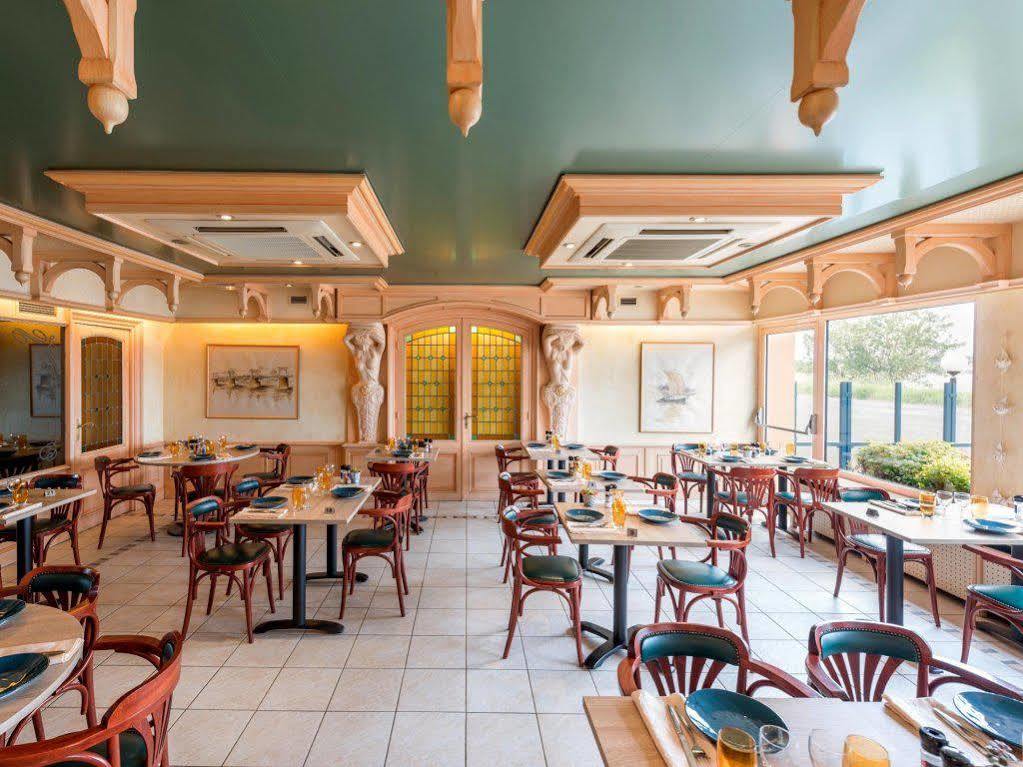 Logis Hotels - Au Poisson D'Argent - Hotel 3 Etoiles Et Restaurant Le Mesnil-en-Vallée Kültér fotó